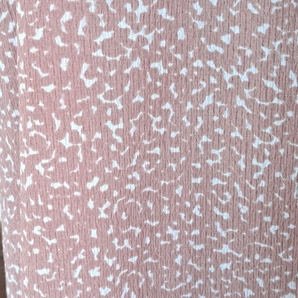 Reitmans Short Sleeve Blouse XL Dusty Pink and White Print Gathered Crew Neck - Picture 7 of 15